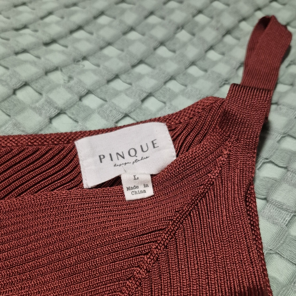 Pinque Red Ribbed Knit Tank Top - Picture 3 of 6